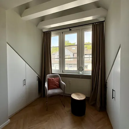 Charming And Cozy Penthouse Muelheim an der Ruhr